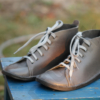 Kép 2/3 - GITA boots GLAMSZÜRKE kézműves bőr cipő