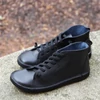 Kép 2/3 - GITA boots FEKETE -vastag talpú kézműves bőr cipő