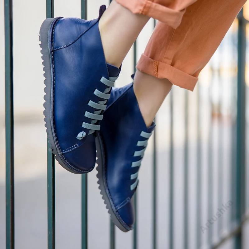 GITA boots ÉJKÉK -vastag talpú kézműves bőr cipő